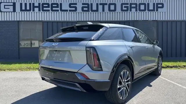 2025 Cadillac OPTIQ Sport - Photo 4
