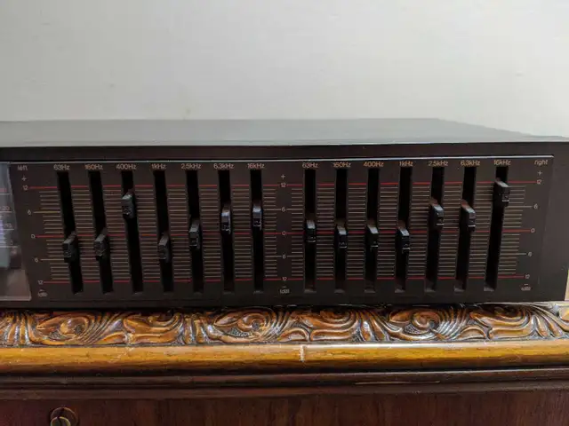 Classic Technics SH-8033 Stereo Graphic Equalizer - Photo 3