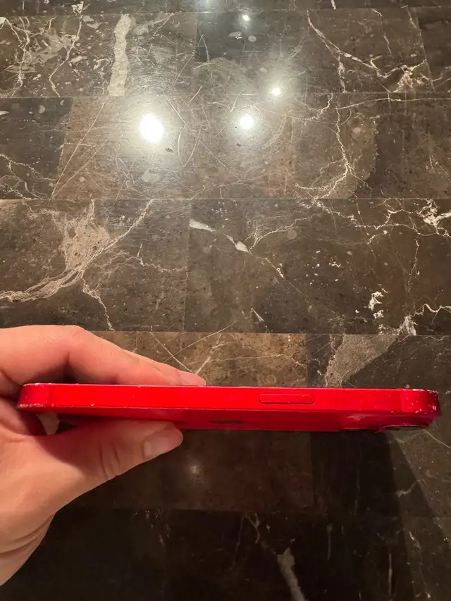iPhone 14 128gb red - Photo 3