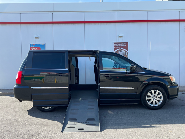 2013 Chrysler Town & Country TOURING-WHEELCHAIR ACCESSIBLE VAN