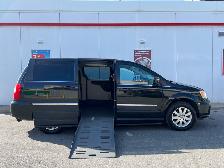 2013 Chrysler Town & Country TOURING-WHEELCHAIR ACCESSIBLE VAN - Photo 2