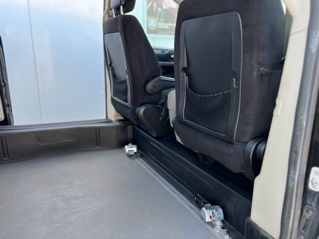 2013 Chrysler Town & Country TOURING-WHEELCHAIR ACCESSIBLE VAN - Photo 5