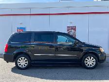 2013 Chrysler Town & Country TOURING-WHEELCHAIR ACCESSIBLE VAN - Photo 10