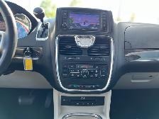 2013 Chrysler Town & Country TOURING-WHEELCHAIR ACCESSIBLE VAN - Photo 15