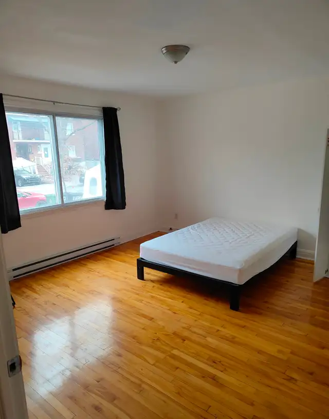 Large size student bedroom, cote-des-neiges - Photo 8