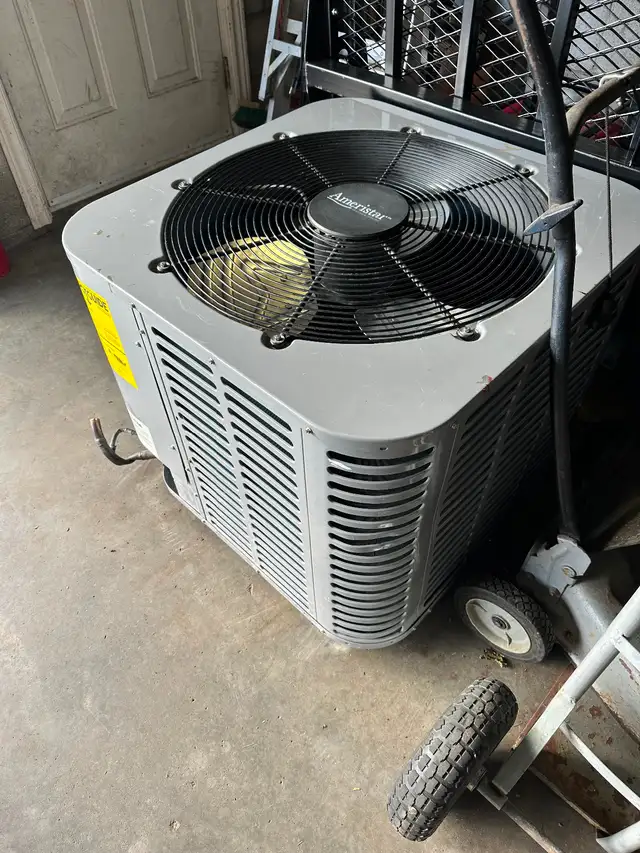 2 1/2 Ton Airconditioner (Like New)
