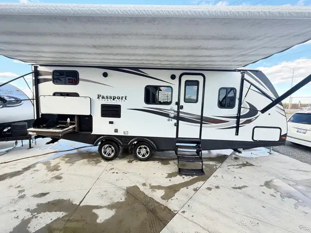 2019 PASSPORT ULTRA LITE GRAND TOURING 2400BH  BUNKS FINANCING - Photo 3
