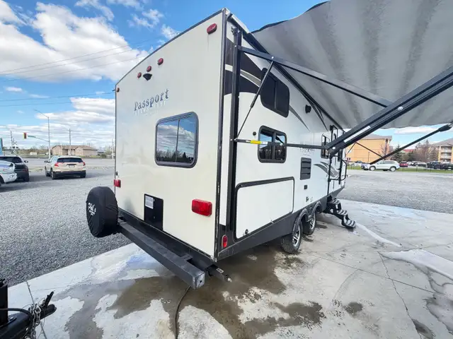 2019 PASSPORT ULTRA LITE GRAND TOURING 2400BH  BUNKS FINANCING - Photo 5