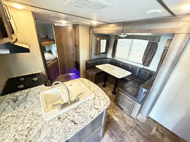 2019 PASSPORT ULTRA LITE GRAND TOURING 2400BH  BUNKS FINANCING - Photo 9