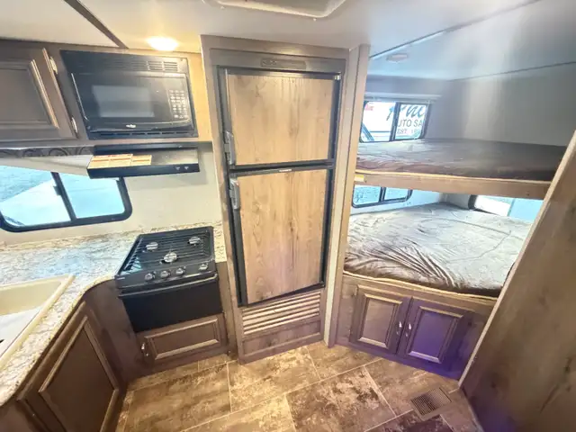 2019 PASSPORT ULTRA LITE GRAND TOURING 2400BH  BUNKS FINANCING - Photo 10