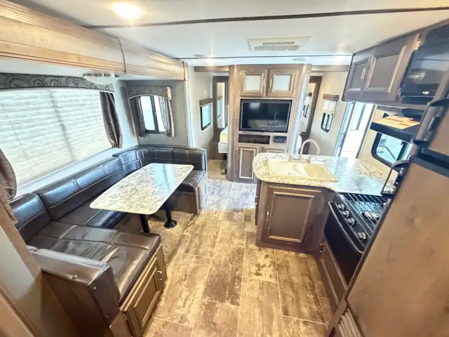 2019 PASSPORT ULTRA LITE GRAND TOURING 2400BH  BUNKS FINANCING - Photo 11