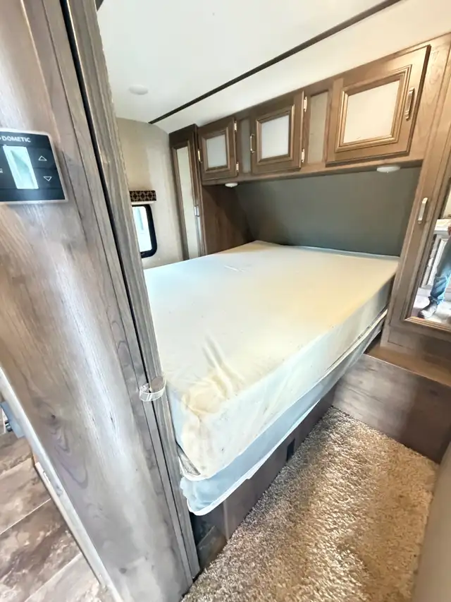 2019 PASSPORT ULTRA LITE GRAND TOURING 2400BH  BUNKS FINANCING - Photo 13