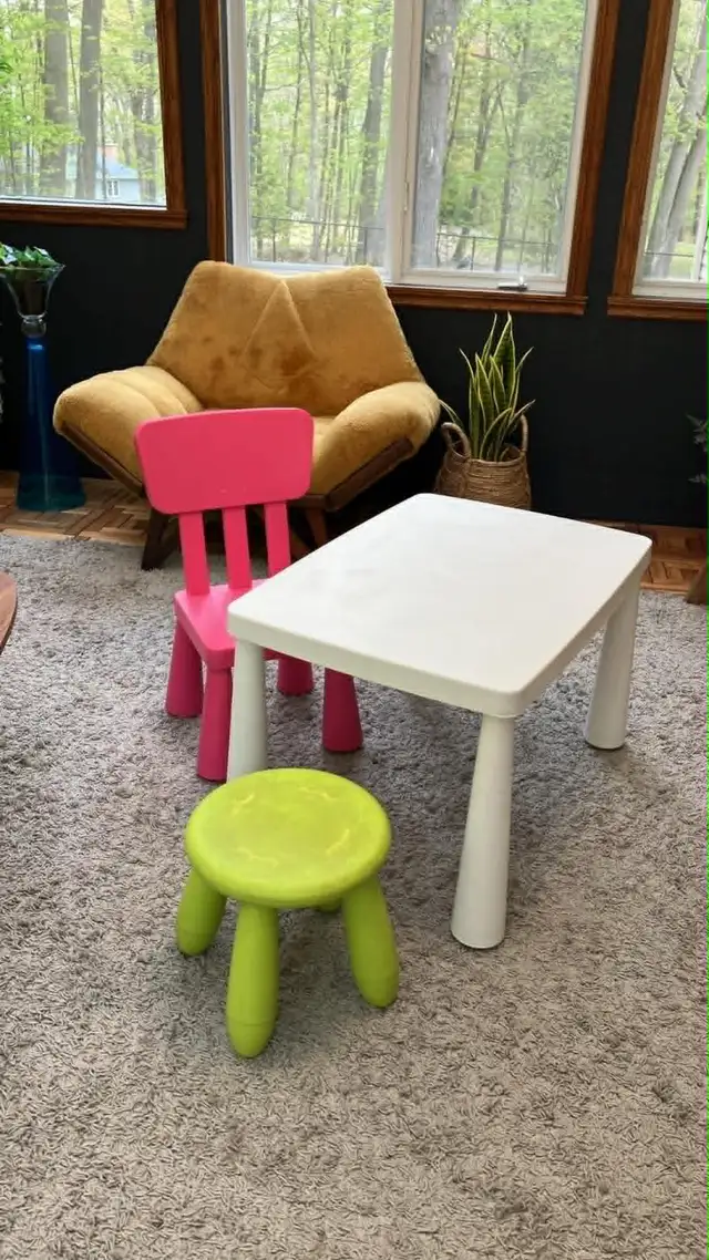 IKEA MAMMUT. Table enfant blanche, intérieur/extérieur, avec 1 c - Photo 6