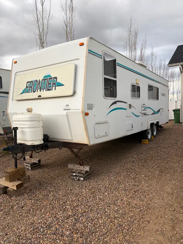 2001 27ft frontier plainsman holiday trailer - Photo 2