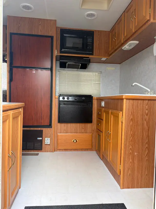 2001 27ft frontier plainsman holiday trailer - Photo 8