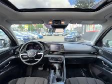 2022 Hyundai Elantra Preferred IVT w/Sun & Tech Package | Modern - Photo 13