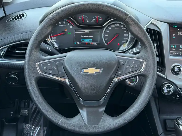 2017 Chevrolet Cruze 4dr Sdn 1.4L LT w/1SD, Fuel Efficient, FREE - Photo 15
