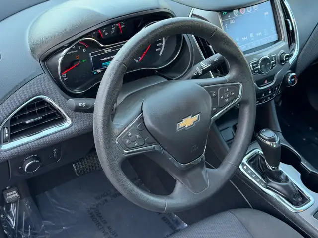 2017 Chevrolet Cruze 4dr Sdn 1.4L LT w/1SD, Fuel Efficient, FREE - Photo 17