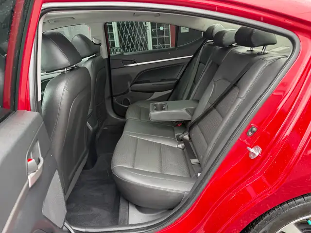 2019 Hyundai Elantra Luxury Auto, Fully Loaded | Stylish & Fuel - Photo 8