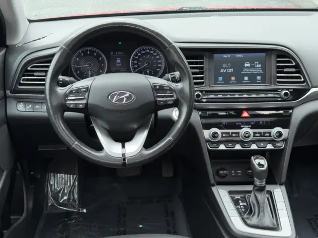 2019 Hyundai Elantra Luxury Auto, Fully Loaded | Stylish & Fuel - Photo 10