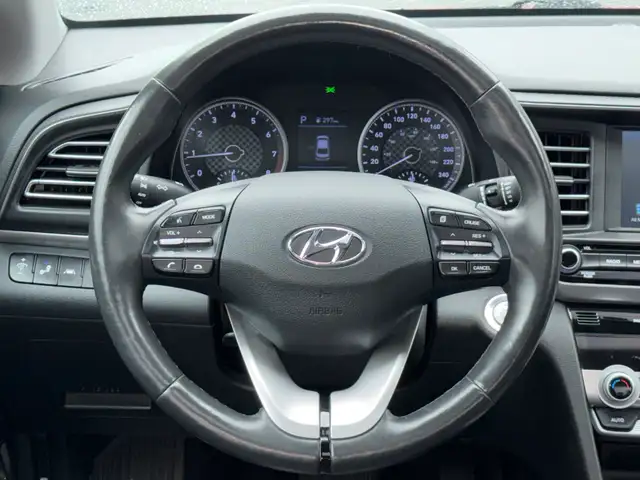 2019 Hyundai Elantra Luxury Auto, Fully Loaded | Stylish & Fuel - Photo 11