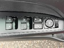 2019 Hyundai Elantra Luxury Auto, Fully Loaded | Stylish & Fuel - Photo 15