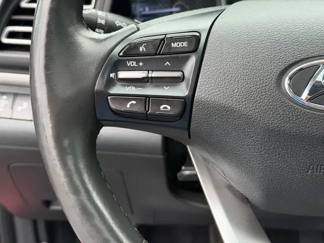 2019 Hyundai Elantra Luxury Auto, Fully Loaded | Stylish & Fuel - Photo 16