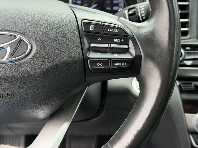 2019 Hyundai Elantra Luxury Auto, Fully Loaded | Stylish & Fuel - Photo 17