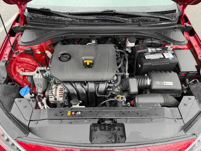 2019 Hyundai Elantra Luxury Auto, Fully Loaded | Stylish & Fuel - Photo 20