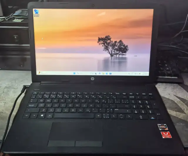 HP 15' FAST AMD RYZEN LAPTOP – 16GB / 500GB SAM SSD – WIN11 -220