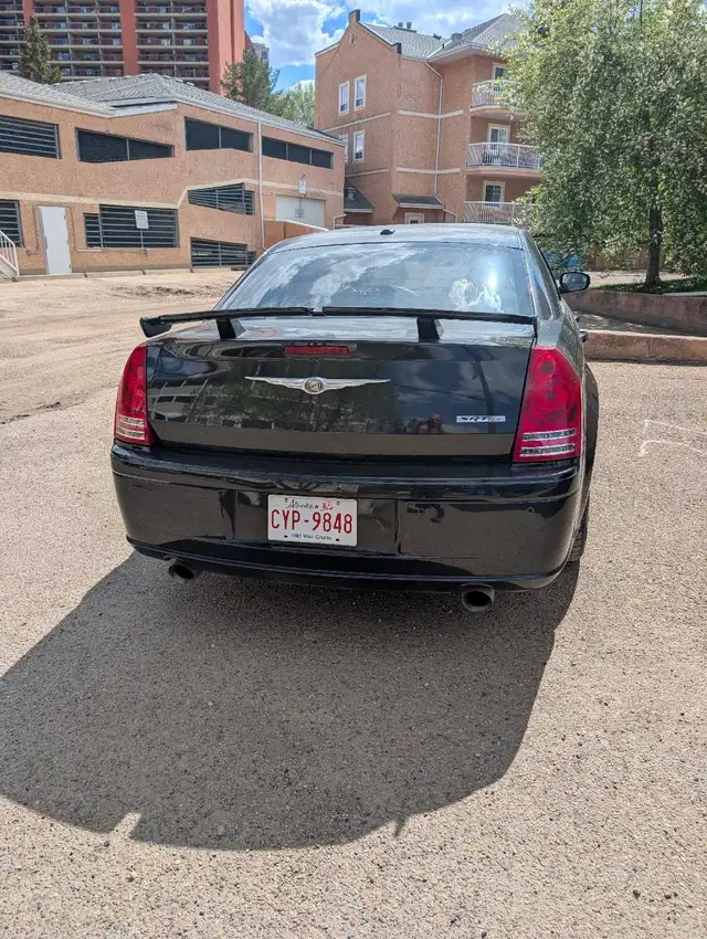 2009 Chrysler 300 SRT8 - Photo 3