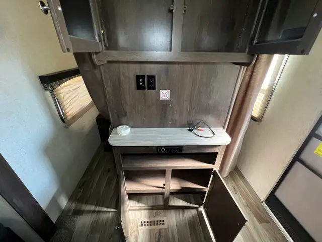 FAMILY-READY BUNKHOUSE TRAILER! - Photo 10
