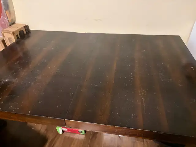 free table and chairs - Photo 2