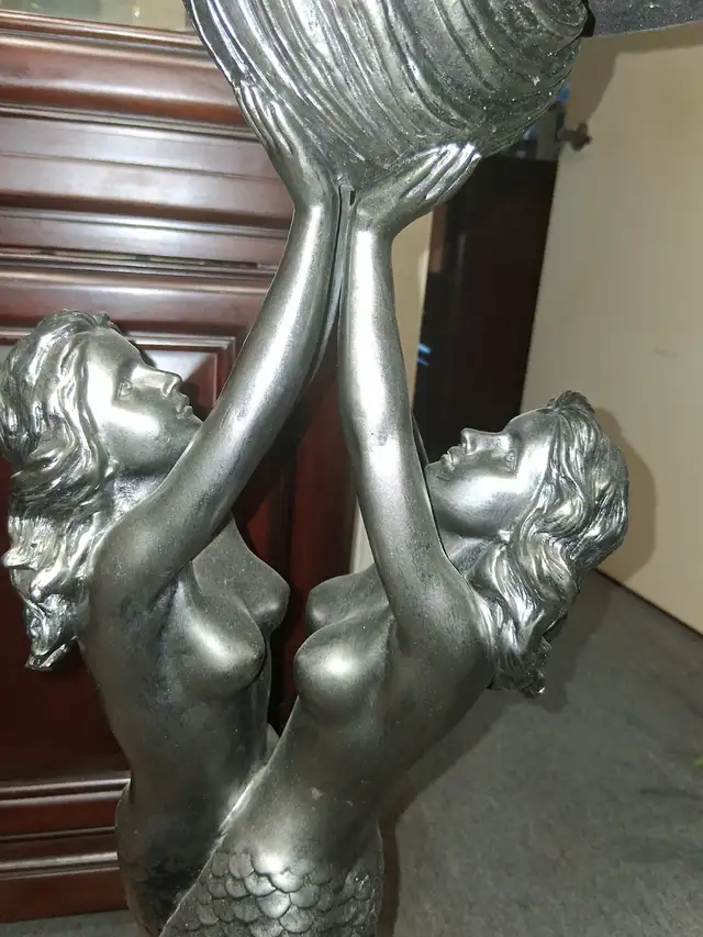 Statue of Two Mermaids - Photo 2