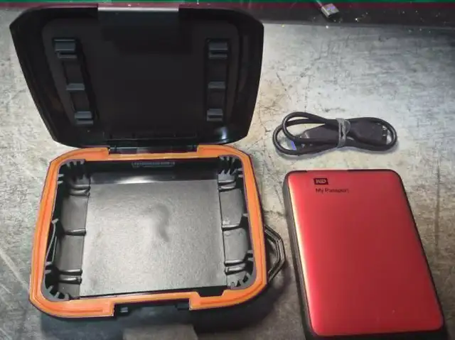 WD MY PASSPORT 1TB EXTERNAL HARD DRIVE   RUGGED CASE – TESTED 50