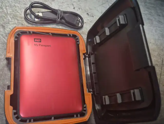 WD MY PASSPORT 1TB EXTERNAL HARD DRIVE   RUGGED CASE – TESTED 50 - Photo 2