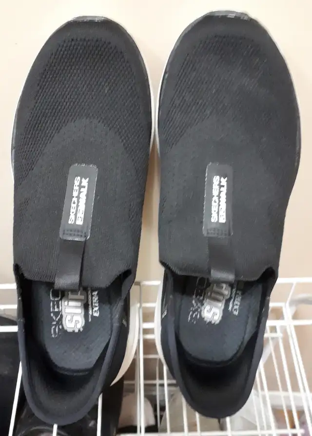 Brand New Men's Skechers Athletic Shoes - Size 8 - Wide Fit