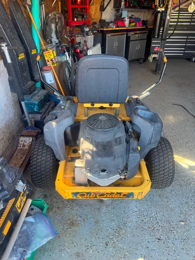 Zero turn lawnmower - Photo 3