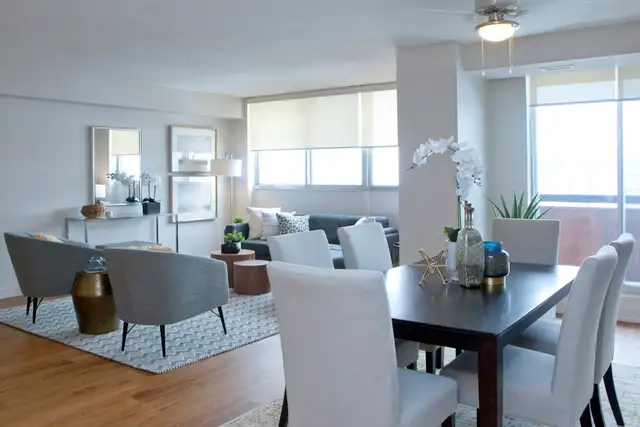 Fully Renovated 2 Bedroom Large, 2 Bath for Rent in Etobicoke! - Photo 6