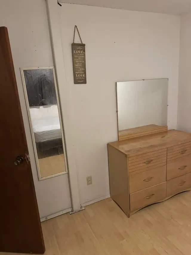 $600 room for rent near 8th st and Centre Mall - Photo 3