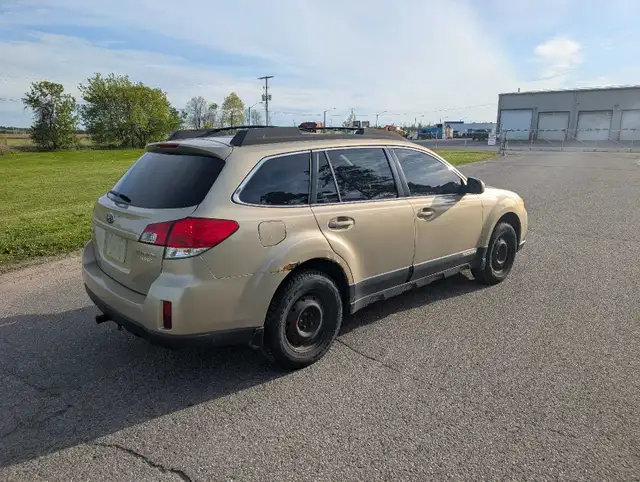 Subaru Outback 2010 - Photo 3