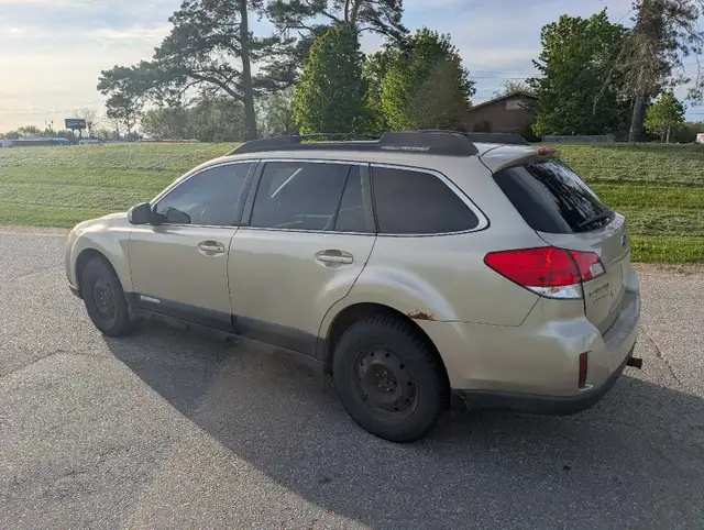Subaru Outback 2010 - Photo 5