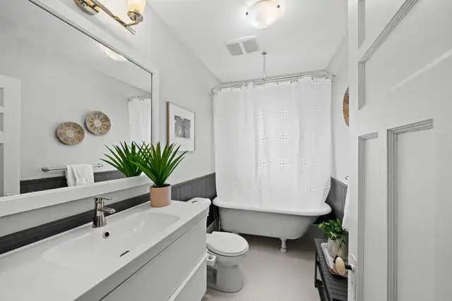 Spacious 5Bdm/3Bth Semi-Detached Home, Old Ottawa South,July/Aug - Photo 24