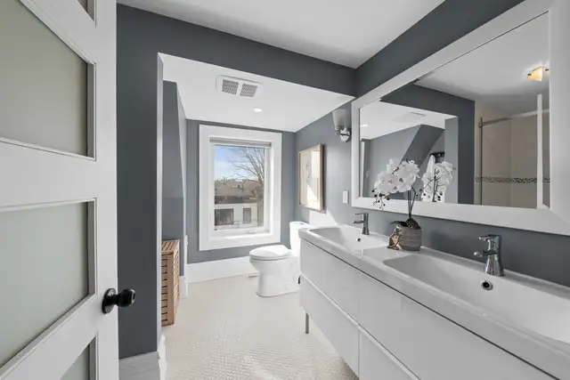 Spacious 5Bdm/3Bth Semi-Detached Home, Old Ottawa South,July/Aug - Photo 34