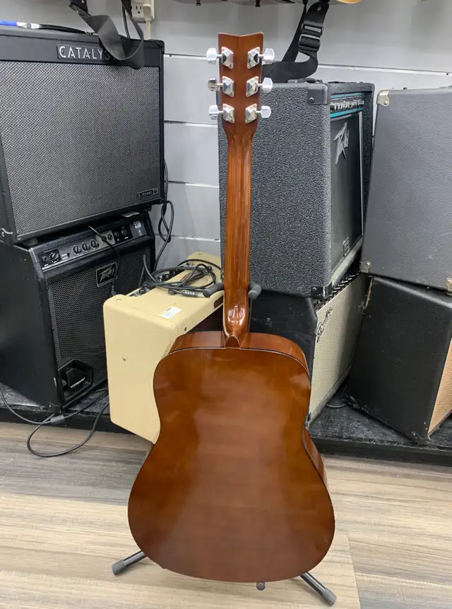 Yamaha F-130 Acoustic Guitar - Photo 4