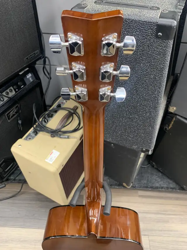 Yamaha F-130 Acoustic Guitar - Photo 5