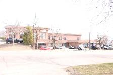 Grand local commercial dans un secteur résidentiel - Photo 3