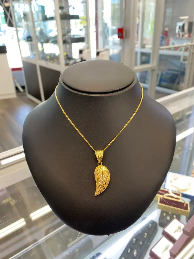 21K Gold Leaf Pendent