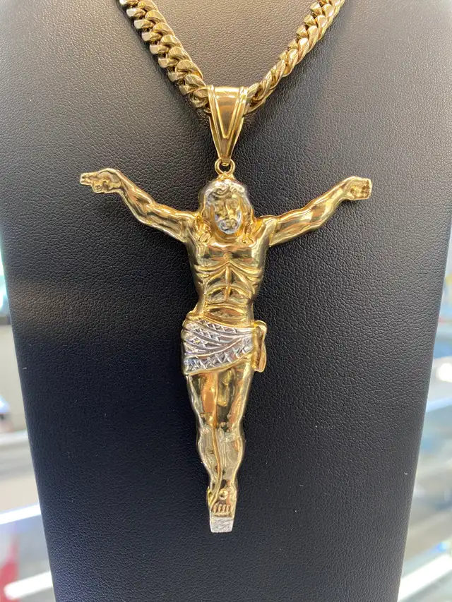 10K Two-Tone Crucified Jesus Pendant - Photo 2