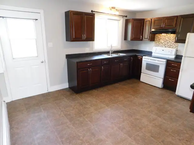 Super Lower Sackville 3beds/1bath APT - VIDEO TOUR! - Photo 8